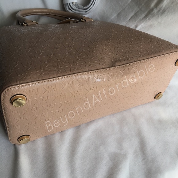 Michael Kors Cindy Dome w/ Signature MK-Lg - Picture 5 of 7